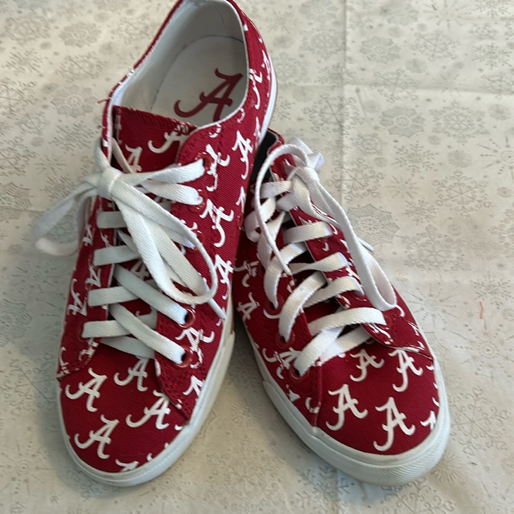 NWOT Row One sneakers